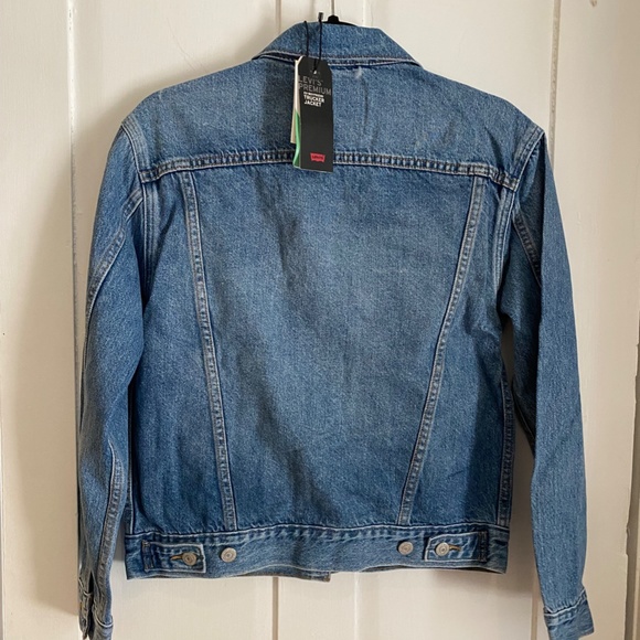 NWT Premium Levis Ex Boyfriend Trucker Jacket - Picture 4 of 5